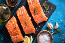 Охлажденное филе лосося: идеальное блюдо для истинных ценителей рыбы