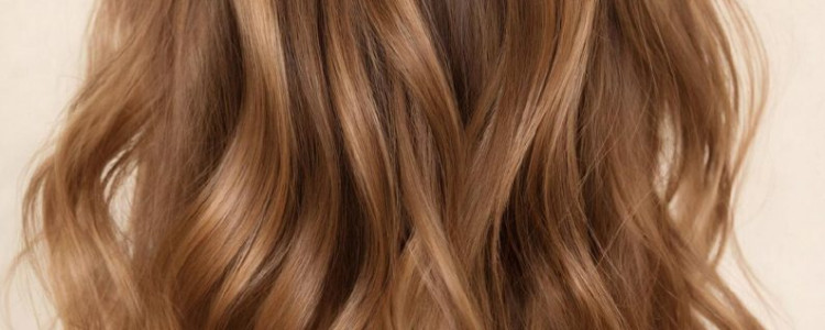 Секреты прикорневого объема: от сухих шампуней до стайлинговых пудр