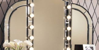 Как подобрать зеркало для макияжа?