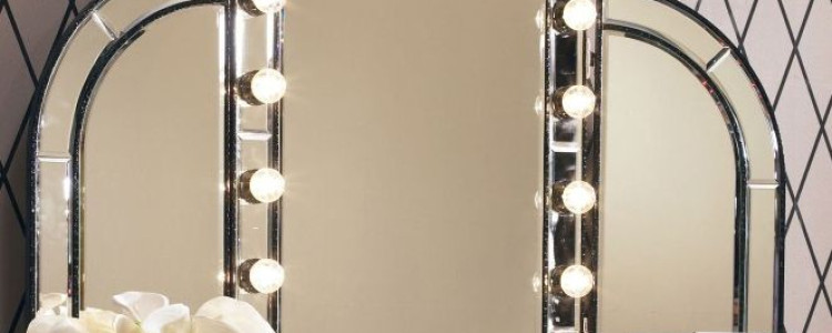 Как подобрать зеркало для макияжа?