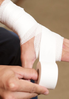 Что делать при вывихе кисти?